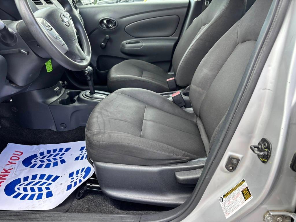 2019 Nissan Versa S photo