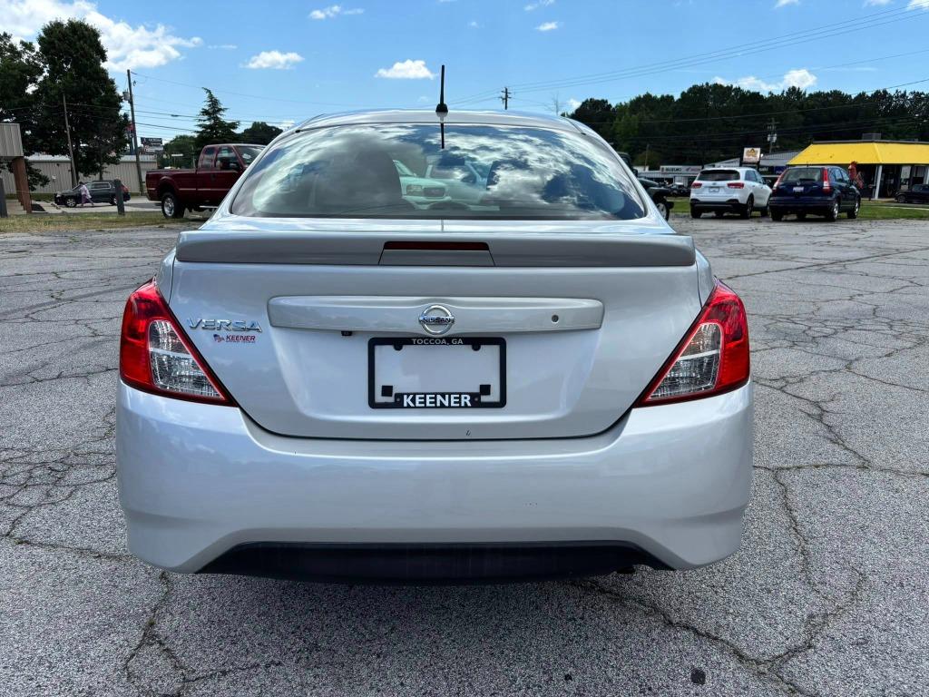 2019 Nissan Versa S photo