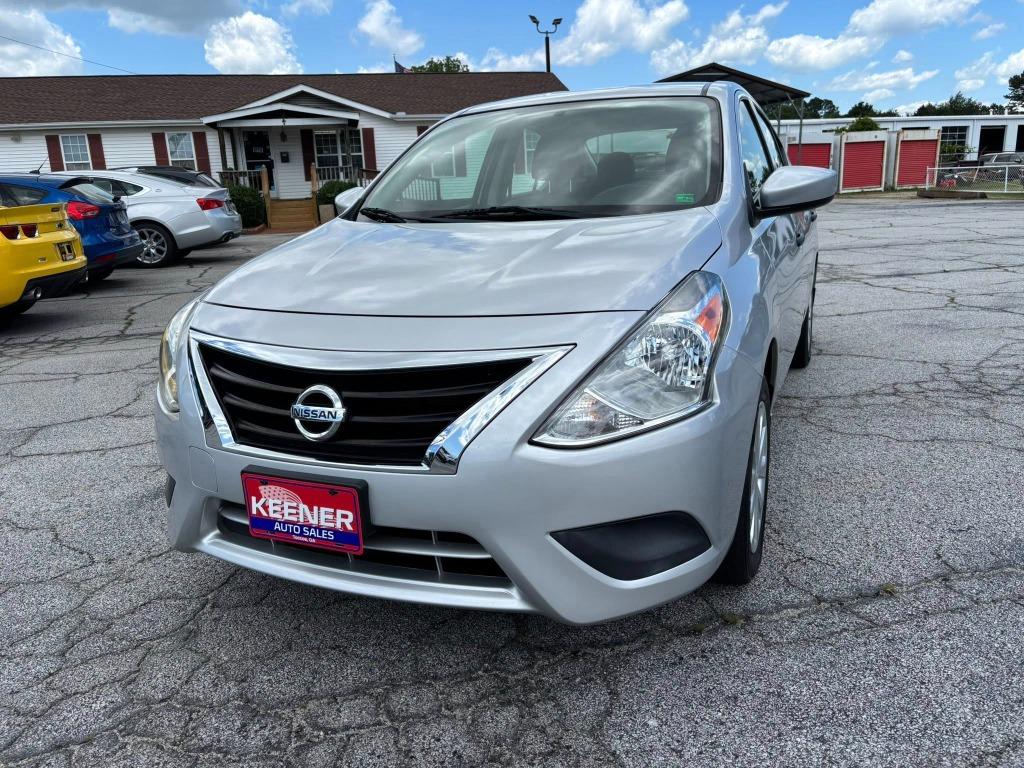2019 Nissan Versa S photo