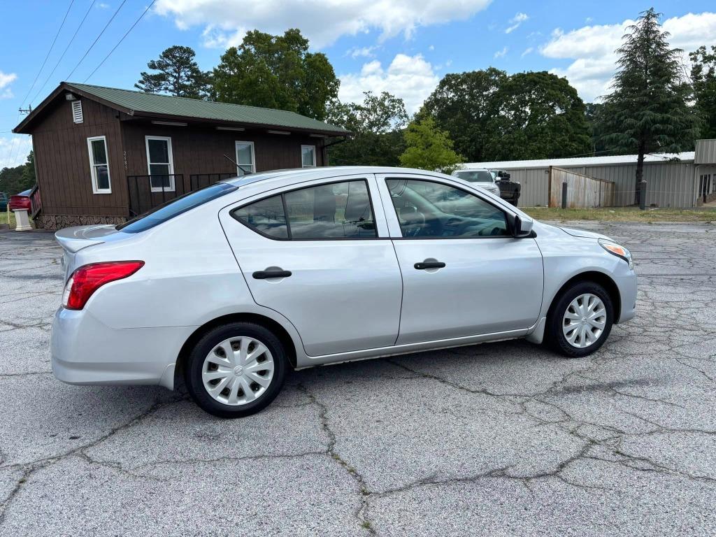 2019 Nissan Versa S photo