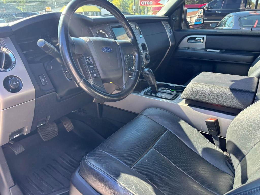2017 Ford Expedition - $11,995