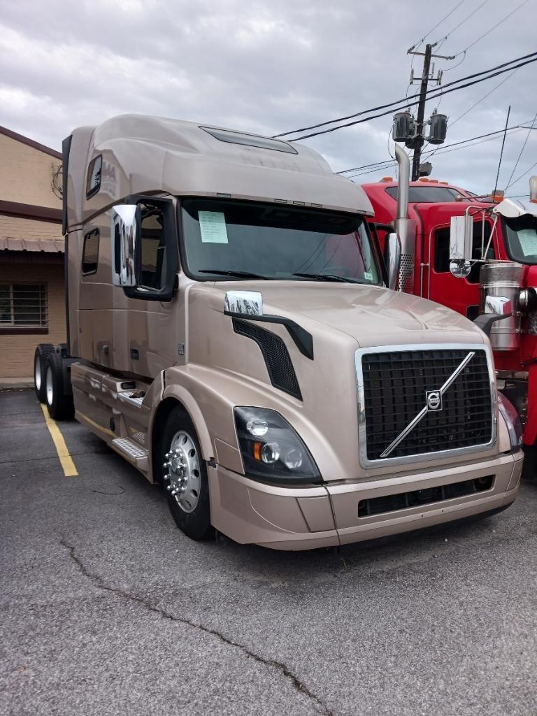 2016 Volvo VNL - $66,950