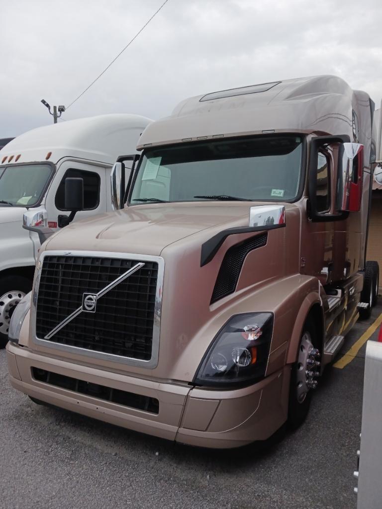 2016 Volvo VNL - $66,950