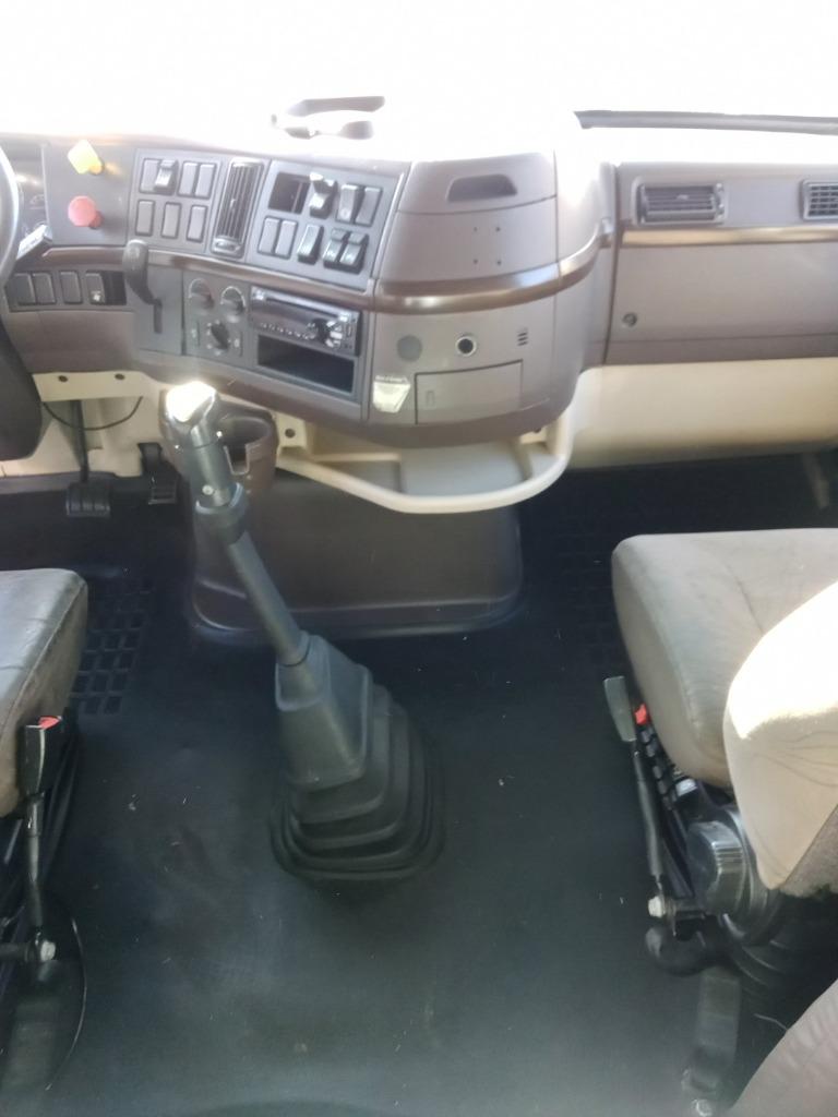 2016 Volvo VNL 670 - $68,950