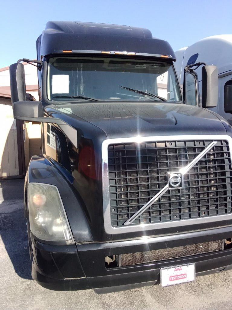 2016 Volvo VNL 670 - $68,950