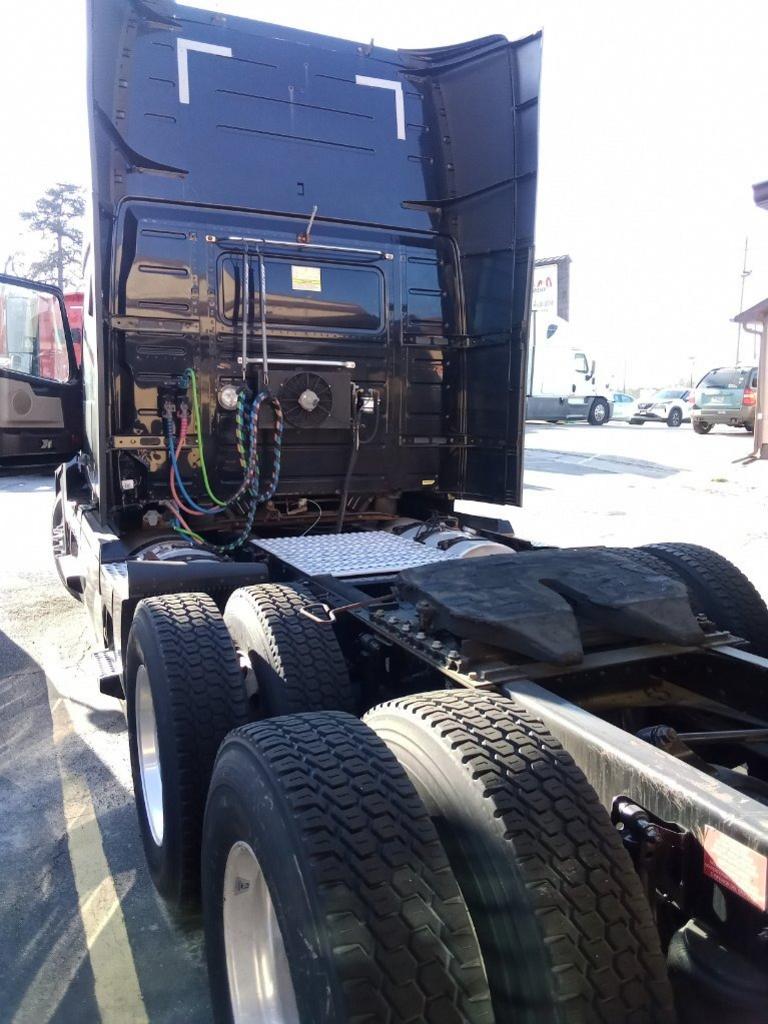 2016 Volvo VNL 670 - $68,950
