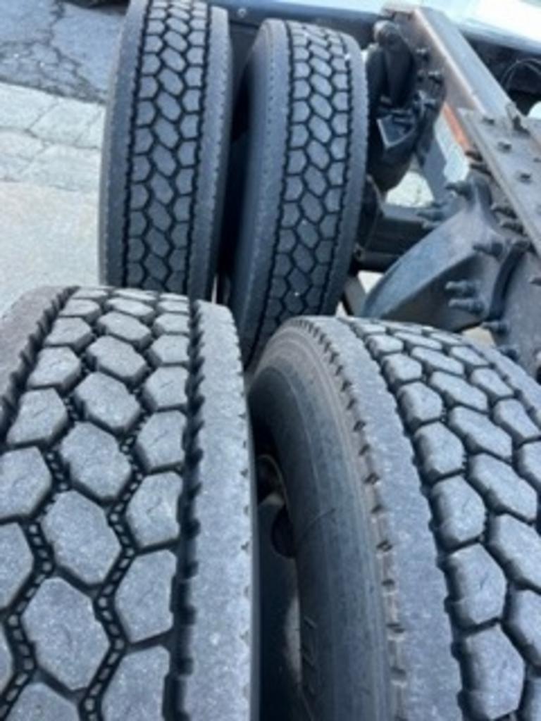 2014 Freightliner Cascadia - $32,950