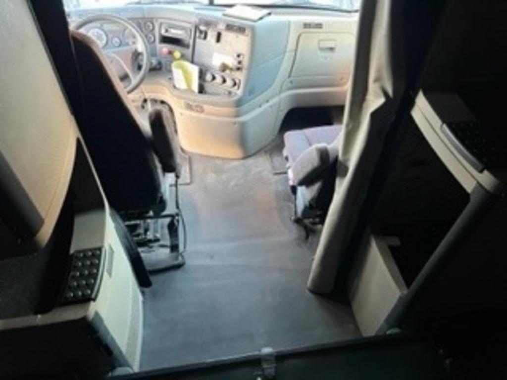 2014 Freightliner Cascadia - $32,950