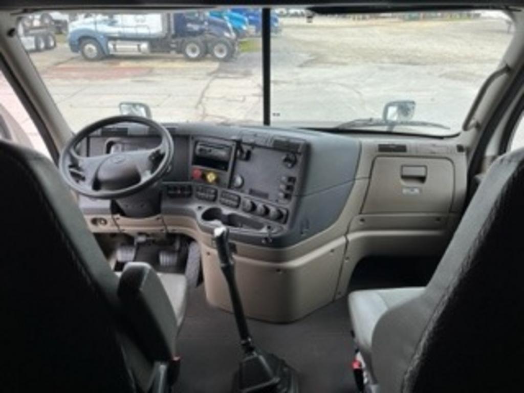2016 Freightliner Cascadia - $65,950