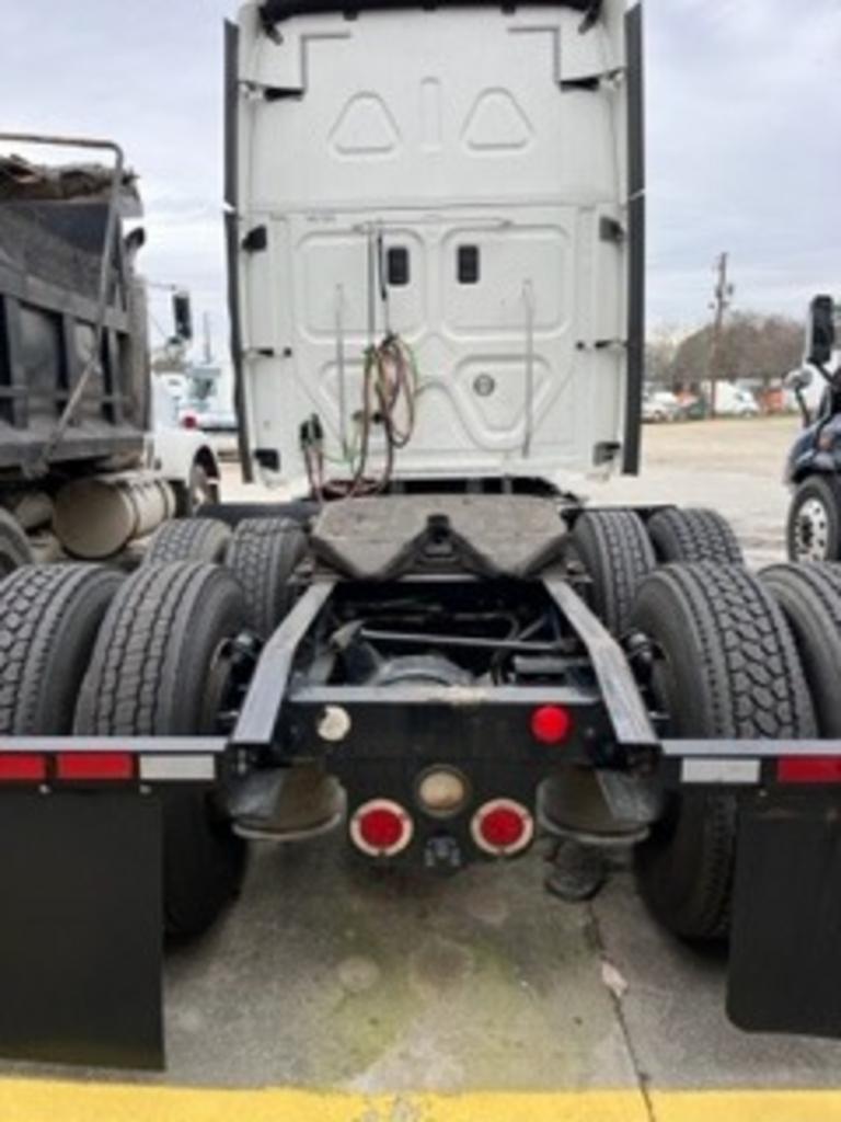 2016 Freightliner Cascadia - $65,950