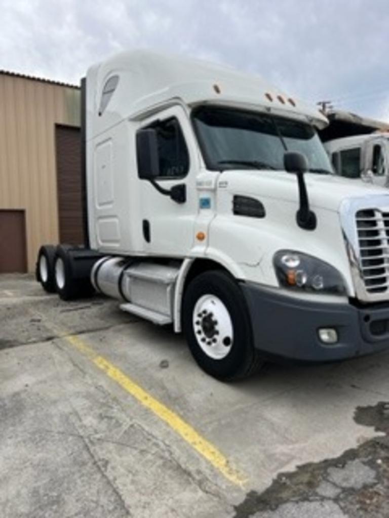2016 Freightliner Cascadia - $65,950