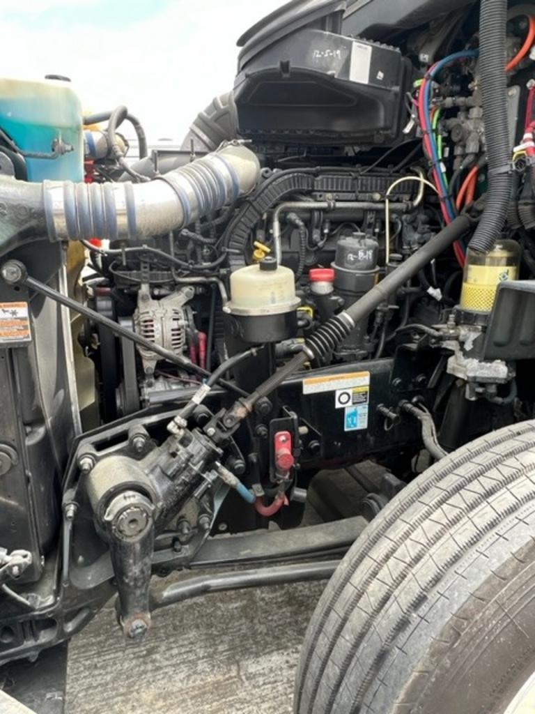 2018 Peterbilt 579 - $76,950