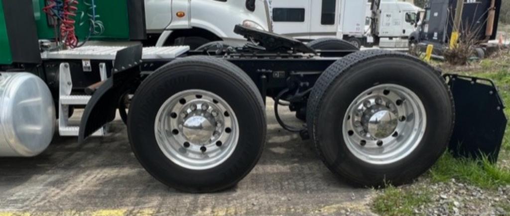 2018 Peterbilt 579 - $76,950
