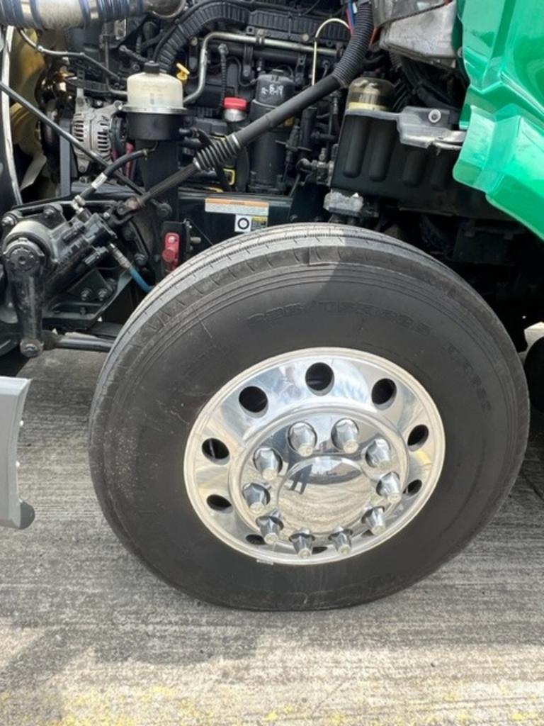2018 Peterbilt 579 - $76,950