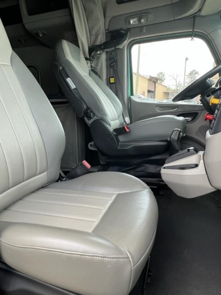 2018 Peterbilt 579 - $76,950