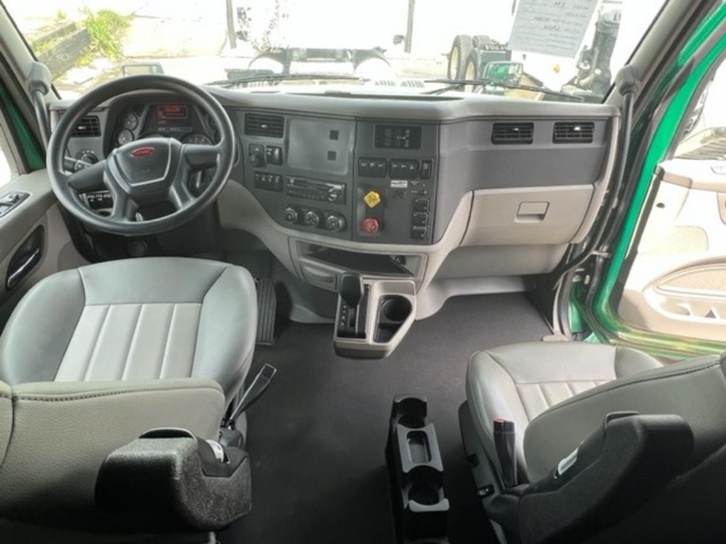2018 Peterbilt 579 - $76,950