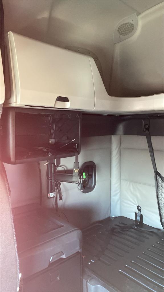2019 Freightliner Cascadia - $95,950