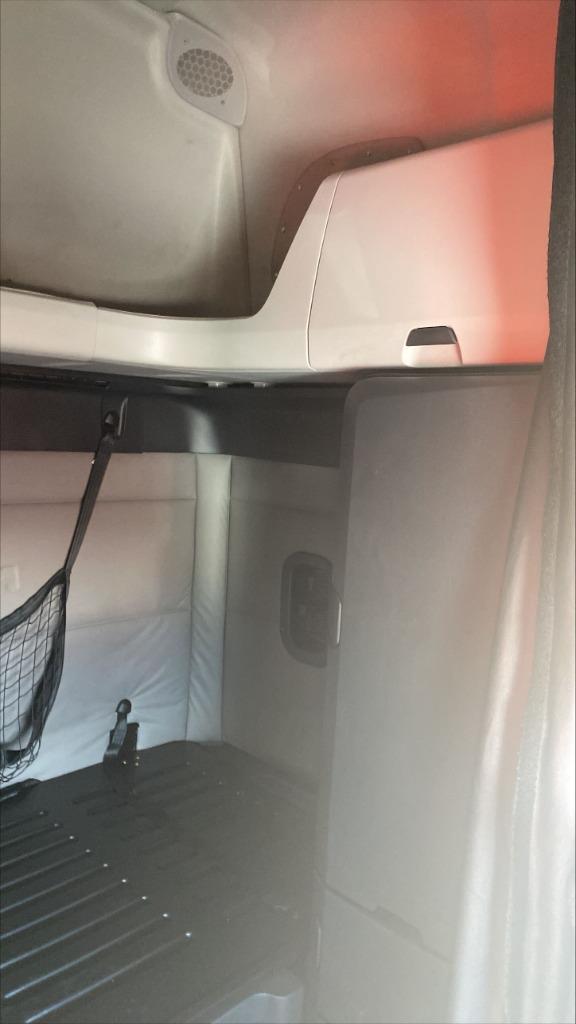 2019 Freightliner Cascadia - $95,950