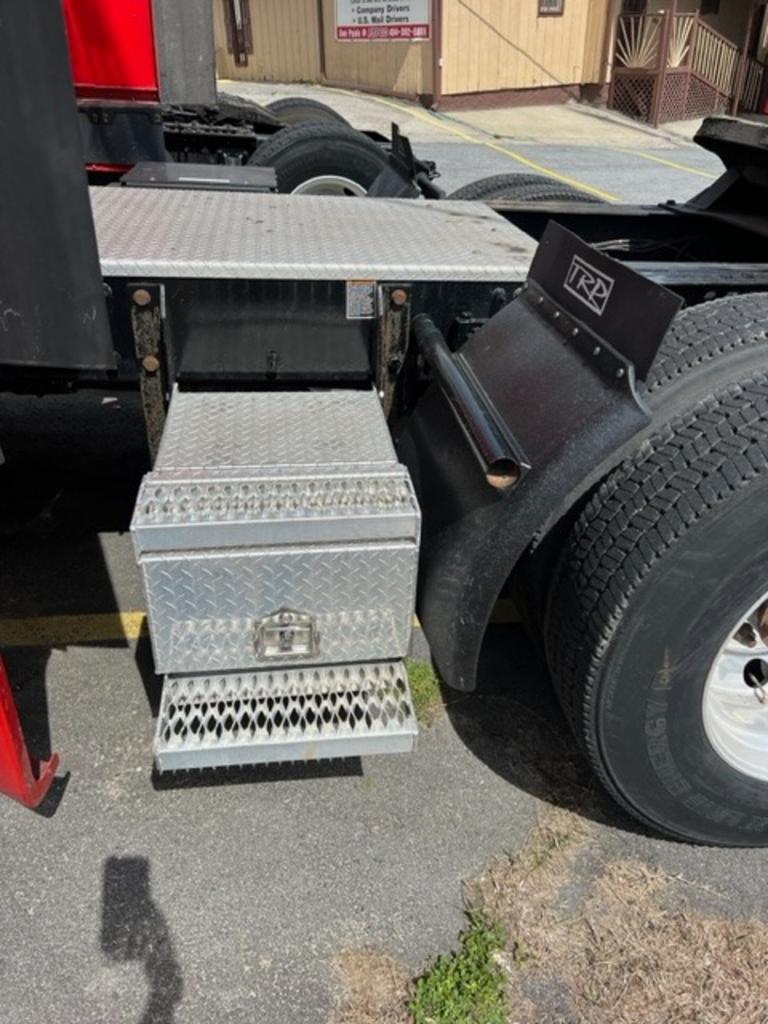 2020 Peterbilt 579 - $99,950