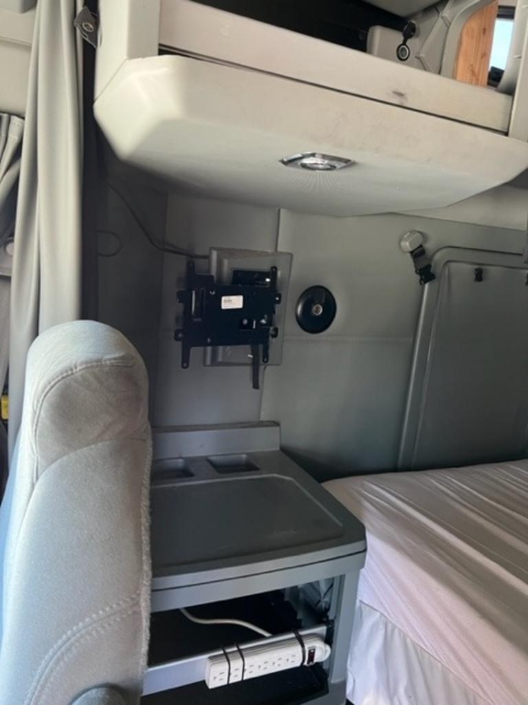 2019 KENWORTH T680 - $79,950