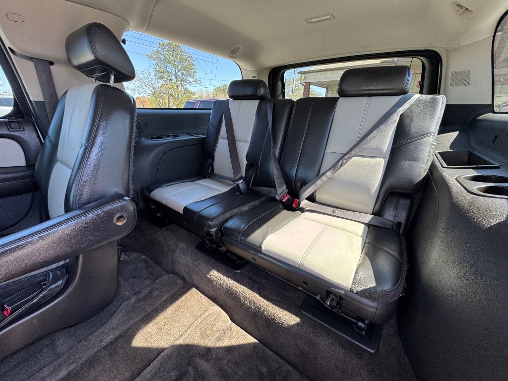 2008 Chevrolet Suburban LT 1500 photo
