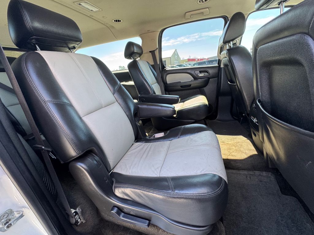 2008 Chevrolet Suburban LT 1500 photo