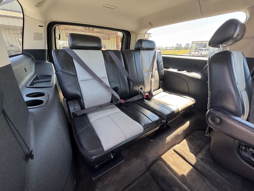 2008 Chevrolet Suburban LT 1500 photo