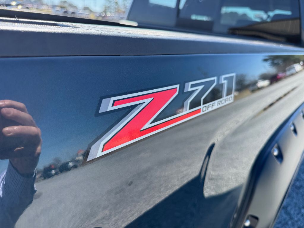 2018 Chevrolet  LT Z71 photo