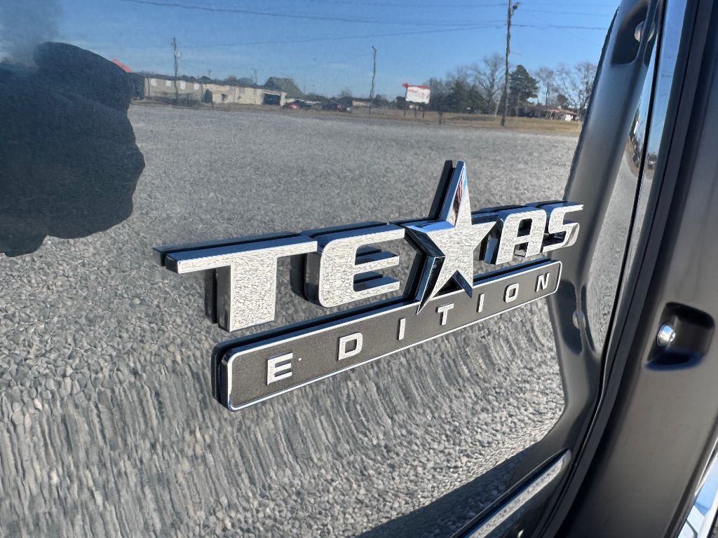 2018 Chevrolet  LT Z71 photo