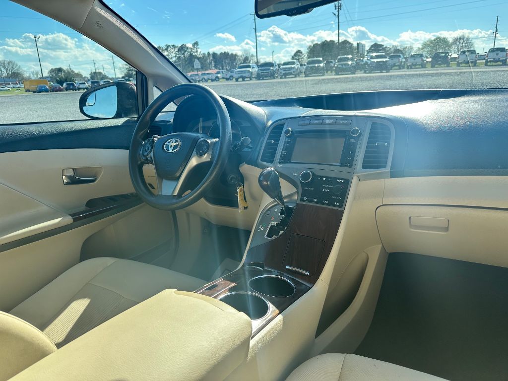 2013 Toyota Venza LE photo