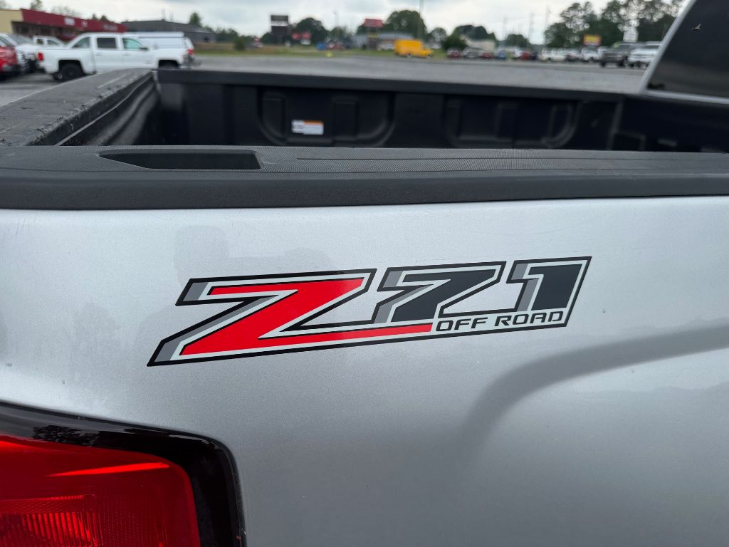 2016 Chevrolet  LT 5.3L V-8 photo