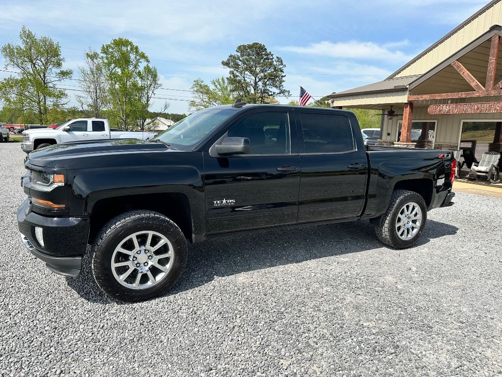 2018 Chevrolet  LT Z71 LEVELED  photo
