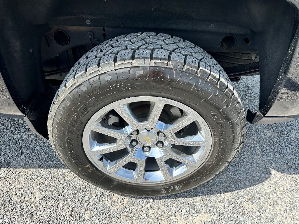 2018 Chevrolet  LT Z71 LEVELED  photo