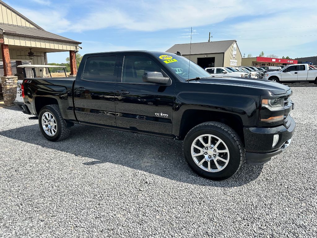 2018 Chevrolet  LT Z71 LEVELED  photo