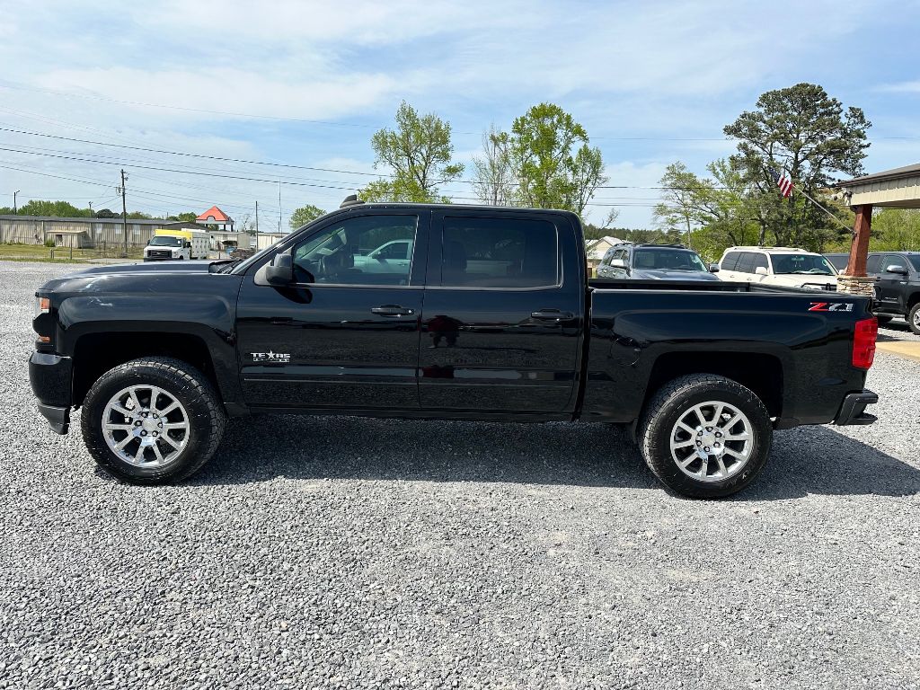 2018 Chevrolet  LT Z71 LEVELED  photo