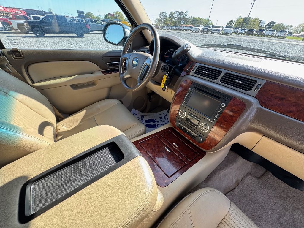 2014 Chevrolet Suburban LTZ 1500 photo