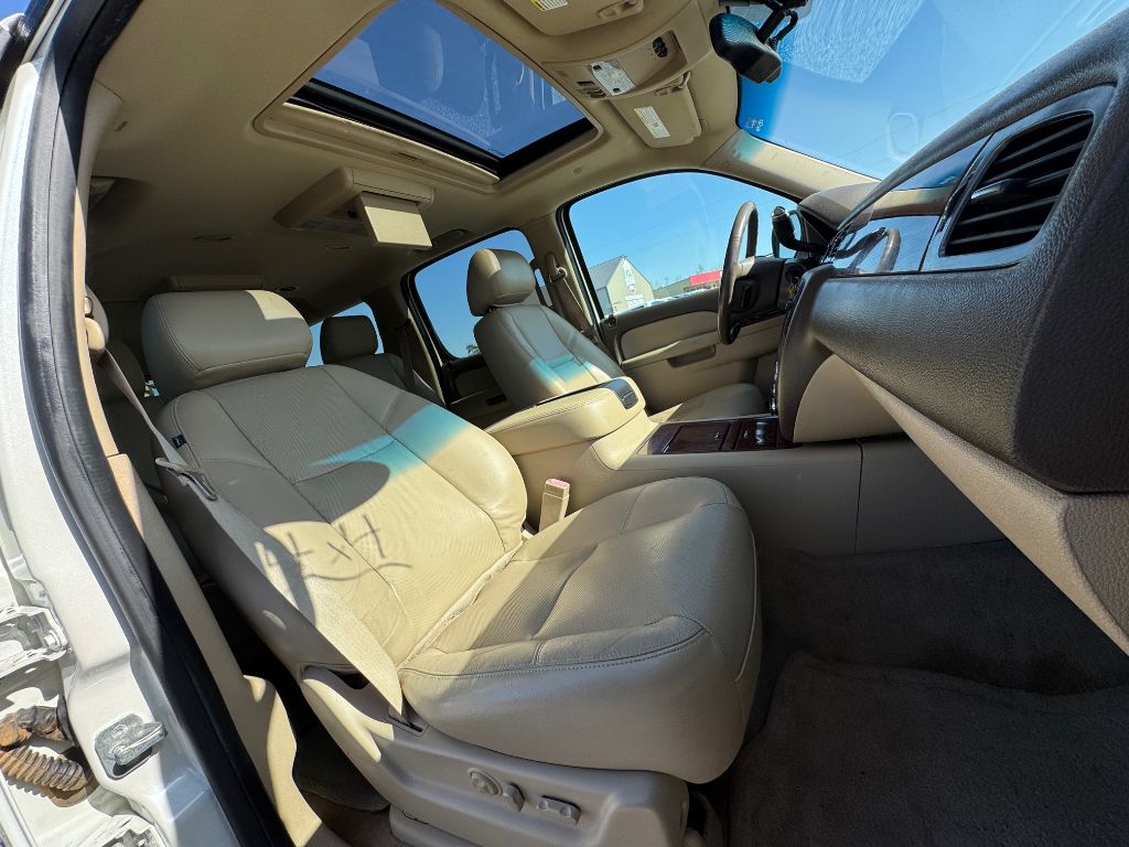 2014 Chevrolet Suburban LTZ 1500 photo