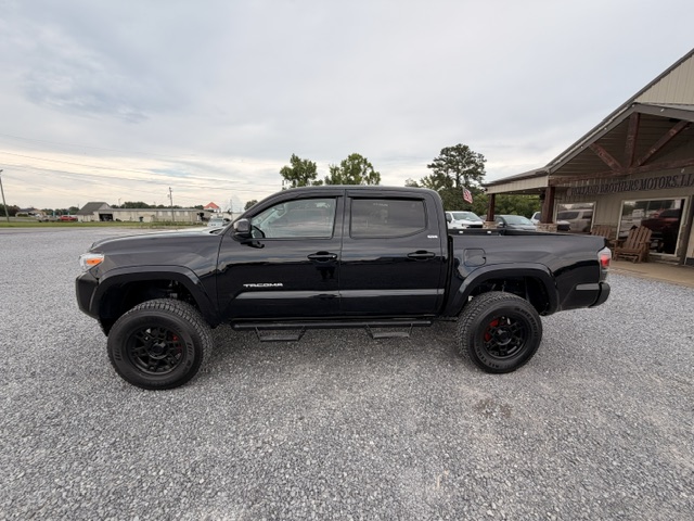2022 Toyota Tacoma - $29,900