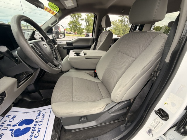 2022 Ford F-350 - $36,900