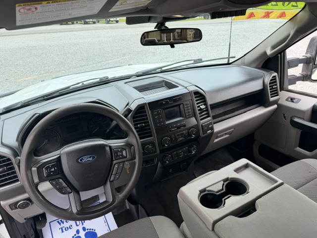 2022 Ford F-350 - $36,900