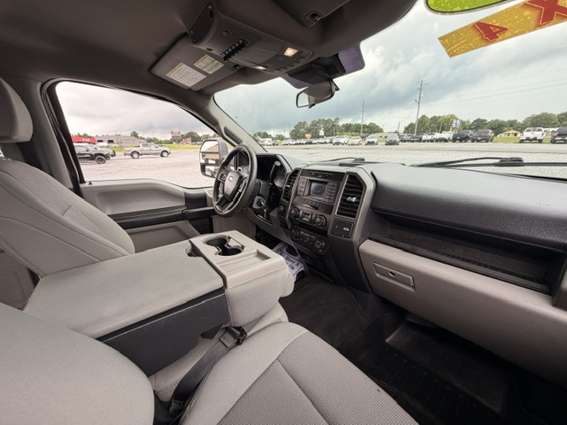 2022 Ford F-350 - $36,900