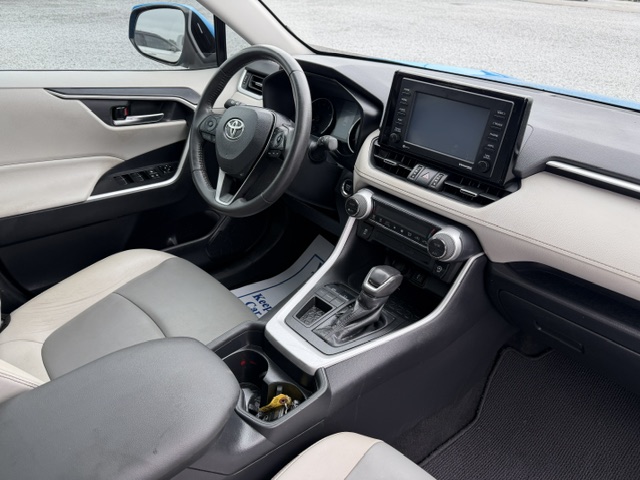 2020 Toyota RAV4 - $23,900