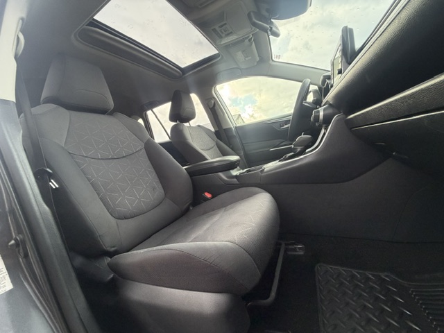 2019 Toyota RAV4 - $16,900