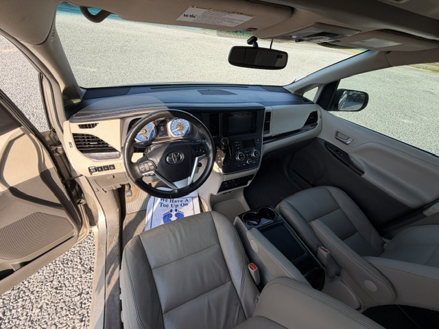 2016 Toyota Sienna - $15,750