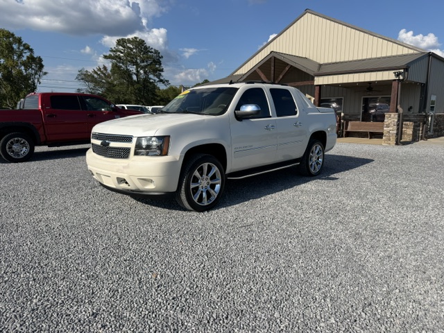 2011 Chevrolet Avalanche - $12,750