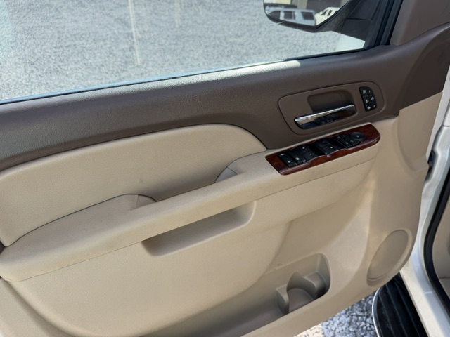 2011 Chevrolet Avalanche - $12,750