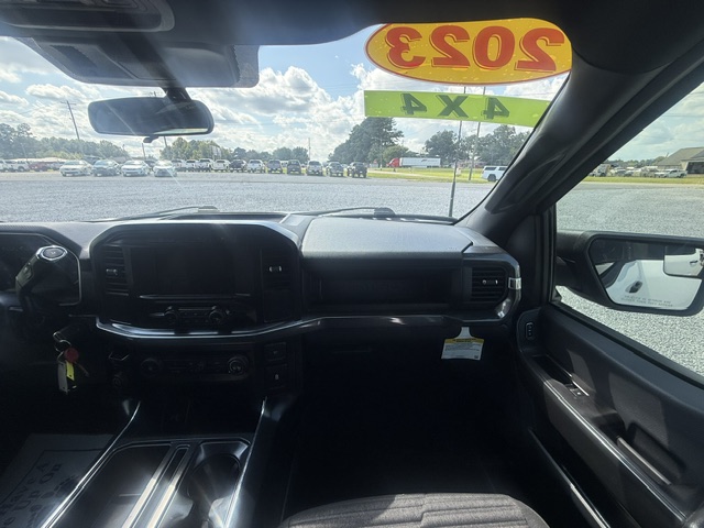 2023 Ford F-150 - $27,900