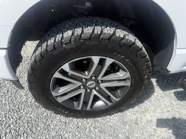 2023 Ford F-150 - $27,900