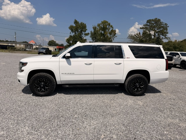 2017 Chevrolet Suburban - $14,900