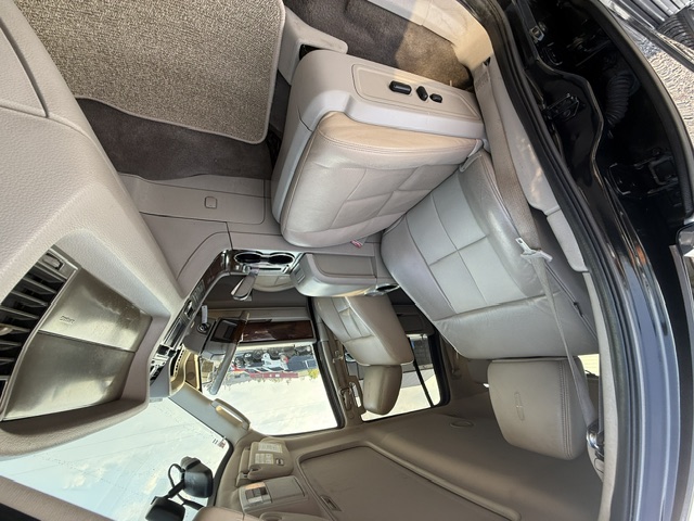 2014 Lincoln Navigator - $10,750